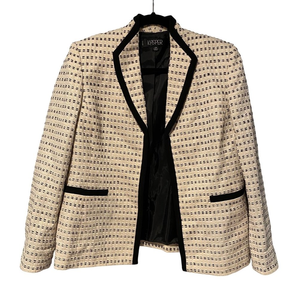 Kasper Petite size 12P white and black blazer with pockets and long sleeves